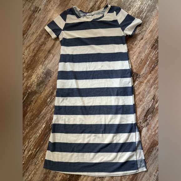 ee:some dress - Picture 1 of 4